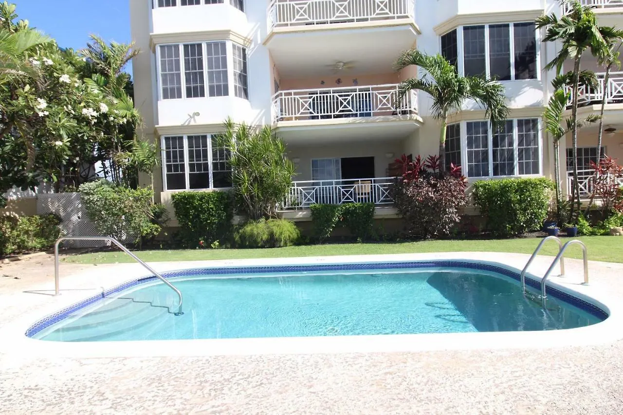 Beachfront Apartment In St. Lawrence Gap - Close To Your Every Need Крайст-Черч